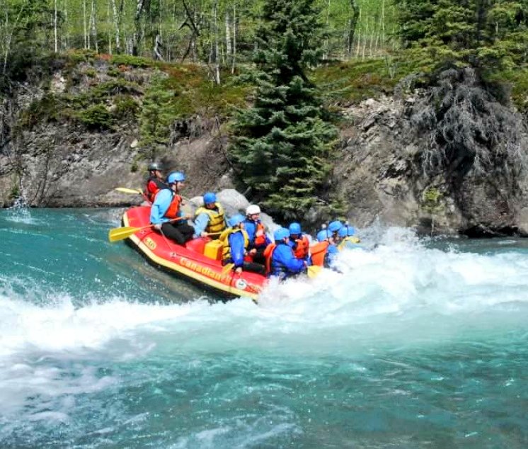 ChefPacoAlmeida's tweet photo. Para todos los incrédulos que no creen que el verano 🍁 canadiense levanta hasta 30 grados!
Las fotos son del 2011 en #Banff
Ardillas, lagos y ríos!
#EnCanada
#MeLaJuegoHastaCanada https://t.co/n2F4u1zOIM