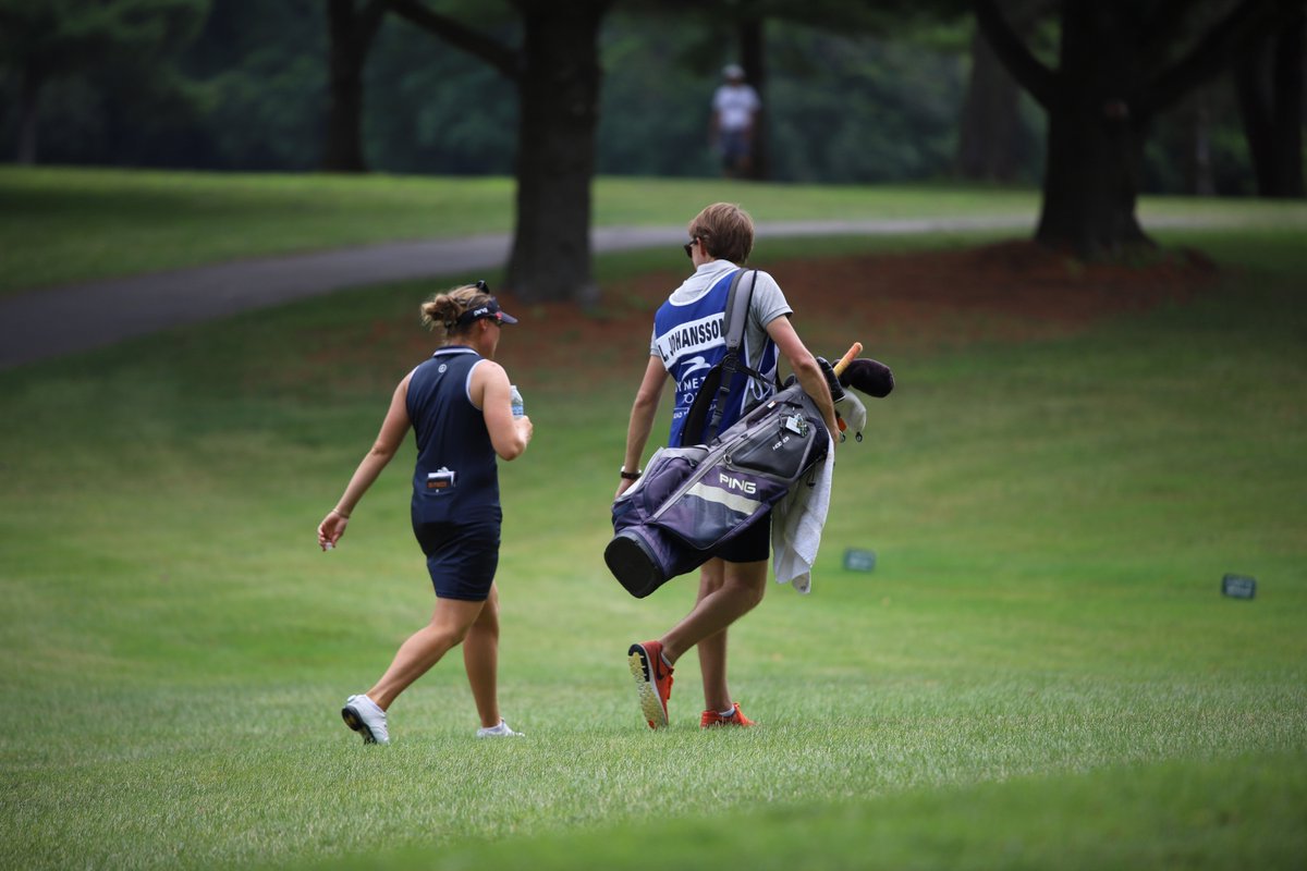 Linneagolf's tweet photo. Great company on the bag in Rochester 😍 5-under par overall, but let's keep it rolling @ddowneyclassic! #DDCUClassic #Road2LPGA #DriveOn https://t.co/pejy6nVnzb