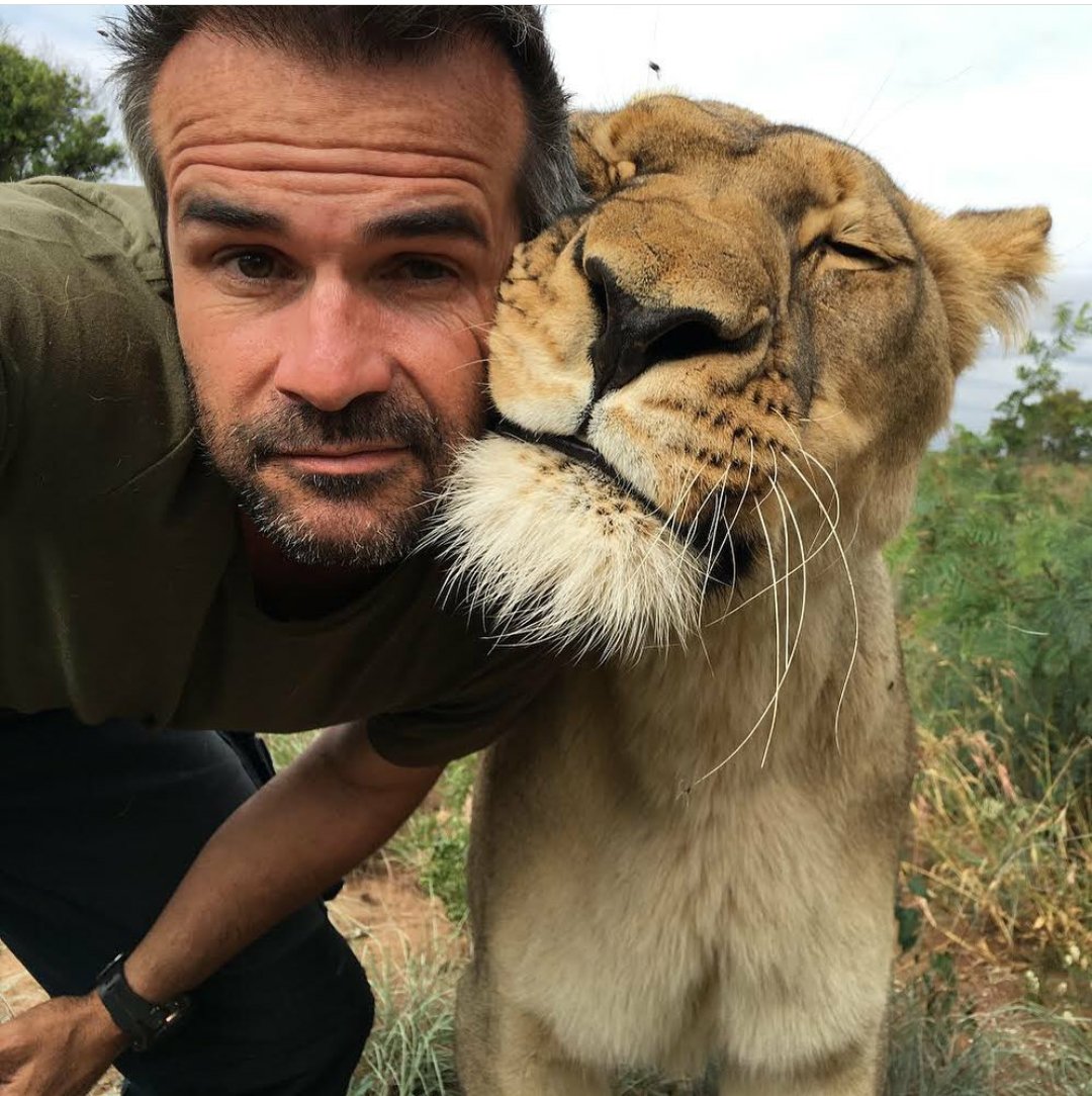 Beautiful picture of Kevin Richardson. #fatheroflions  #LionWhisperer #AfricaLions #SaveTheLions #protectlions