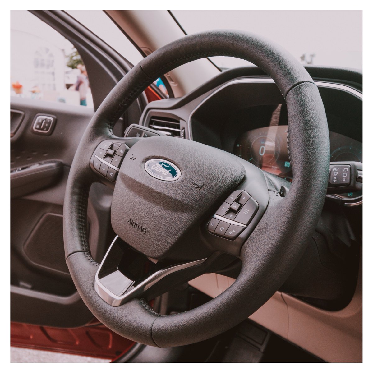 amandagrabowsky's tweet photo. Earlier this week, I had a pleasure of attending Ford Canada’s Tech Day and experiencing some of the most innovative technologies available in 2020 @fordcanada models 🚗🙌🏽 https://t.co/mlRj27Jl1i