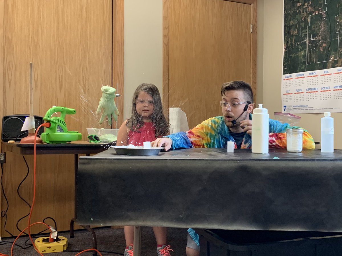 FACSFinley's tweet photo. ❤️ Summer Learning @ecrlib #sciencetellers https://t.co/OeERPqZUgJ