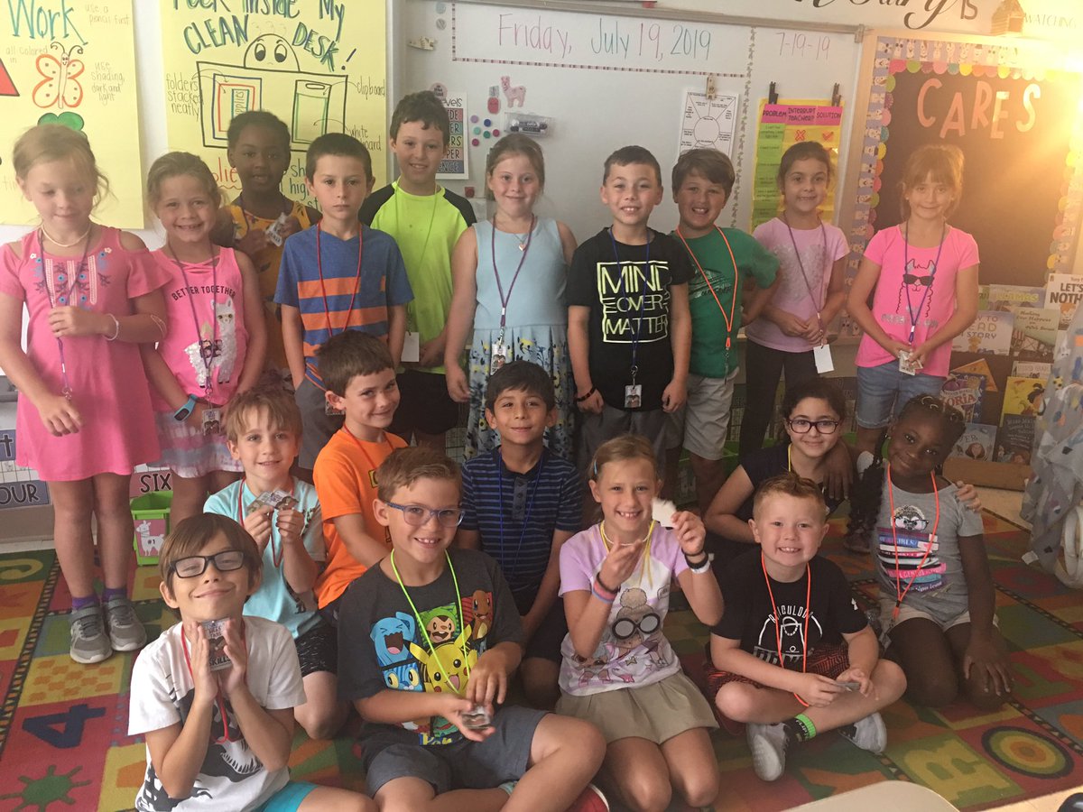 jennyl_choate's tweet image. The newest Llamas wore their #bragtags today for the first time and are so excited about modeling @CodingtonES #codingtoncares this year to their peers and our student body. @g_elmore8 #secondgrade @NewHanoverCoSch