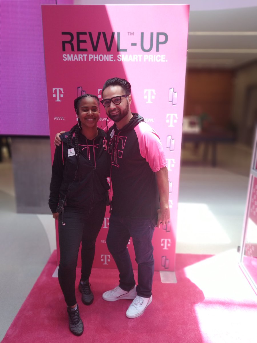 wallyborgsf27's tweet photo. What are you waiting for? Join us for our Revvl-up Launch and have a chance at some free stuff! @TMOSanFrancisco #REVVL #LaunchParty 🎉 🎈 🎊 https://t.co/yhqvUfhBGY