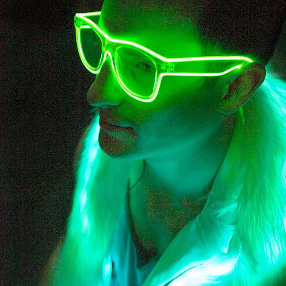 lumio_go's tweet image. Trying to stay with your peeps? These light up glasses are the perfect way to see each other in a crowd. Get yours online! 
loom.ly/8UHMc_c

#LEDclothing #LEDfashion #LEDaccessories #lightupclothing #lightupclothes #lightupoutfit #golumio #lumiodesigns