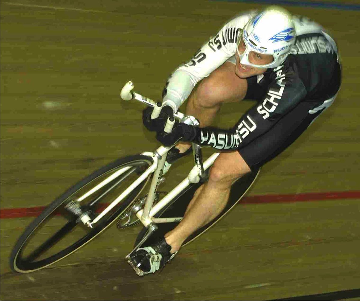 StevieG_1967's tweet photo. Great to see @GraemeObree @endura advert tonight on @Eurosport_UK 👍... vividly remember watching the film #TheFlyingScotsman in tears on a flight 10+ years ago #Live4Now https://t.co/gDMfqoIqg3
