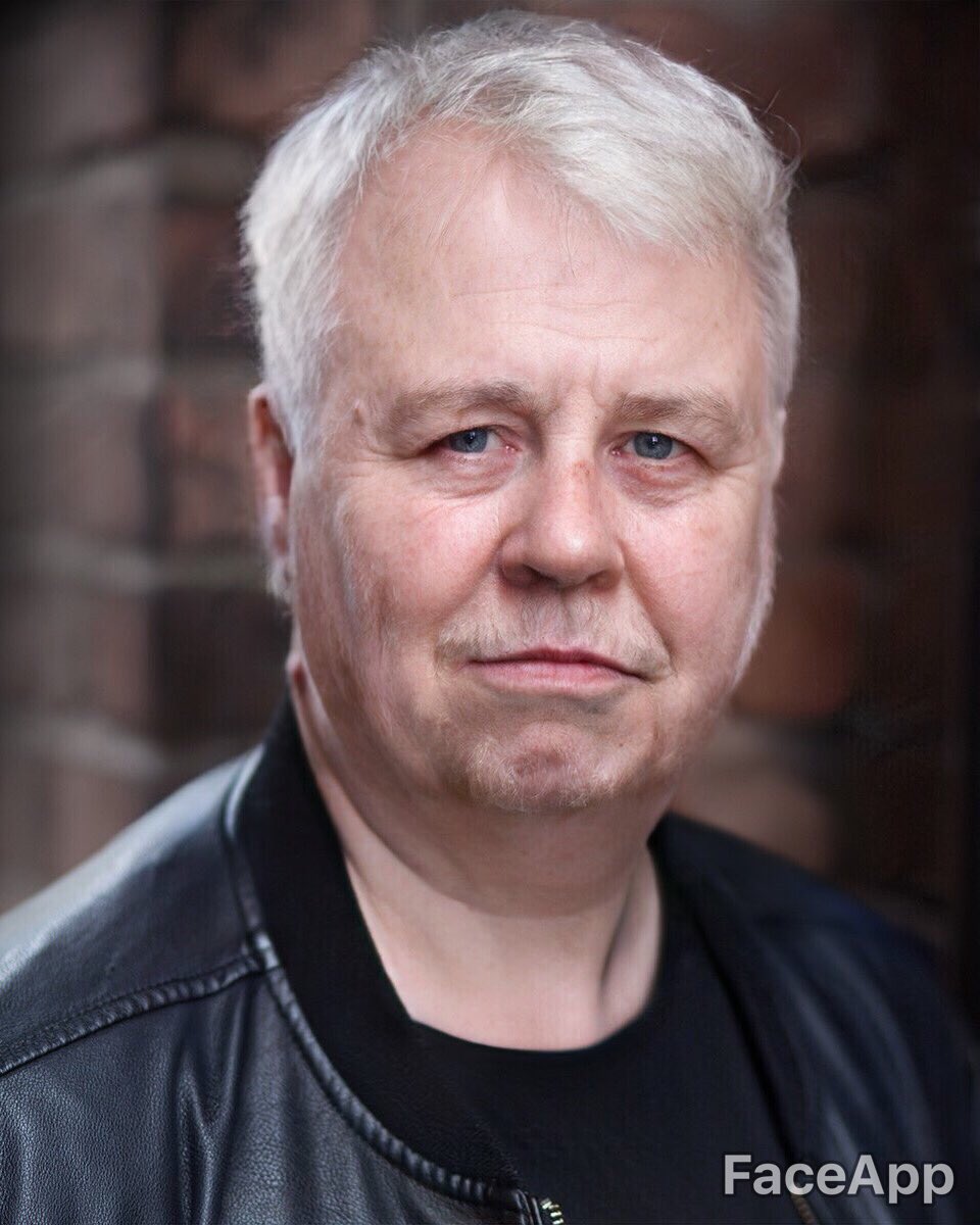 MauricWiddop_'s tweet photo. I will never have this head of hair... I’m receeding now #actor #headshots https://t.co/mfkO7E5EkY