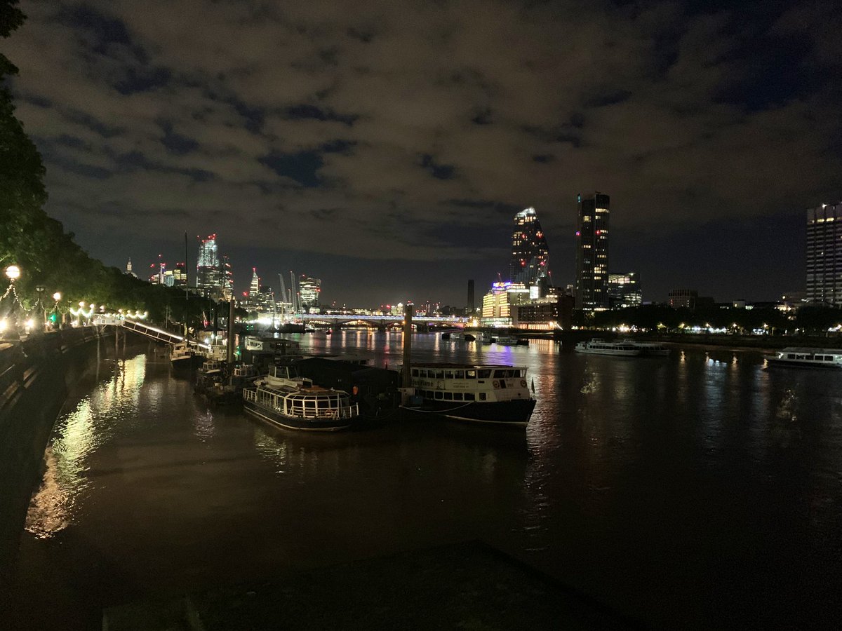 RescueShrek1's tweet photo. It’s Night 1 here @TowerRNLI. A wet start to the night and more to come by the looks of it. Joining myself and Dave N tonight is Giles H. Ready for what the Thames has in store for us. #TimeForACuppa #StayDry #StaySafe #RespectTheWater #MakeItHomeSafely https://t.co/GDjRjuutqN