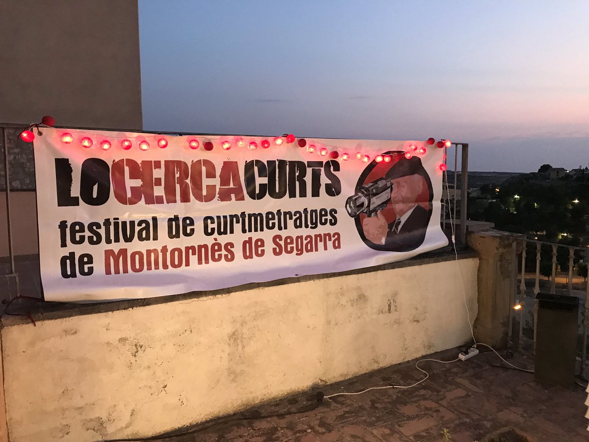 LoCercacurts's tweet photo. Avui a la terrassa del @museudecervera! Demà dues sessions més, a les 22h i a les 24h! Gràcies a @paeriacervera i @cervera2019 per donar-nos l’oportunitat de ser-hi! https://t.co/TIvSArA3fp