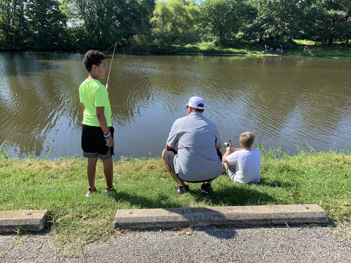 April Thompson tweet media