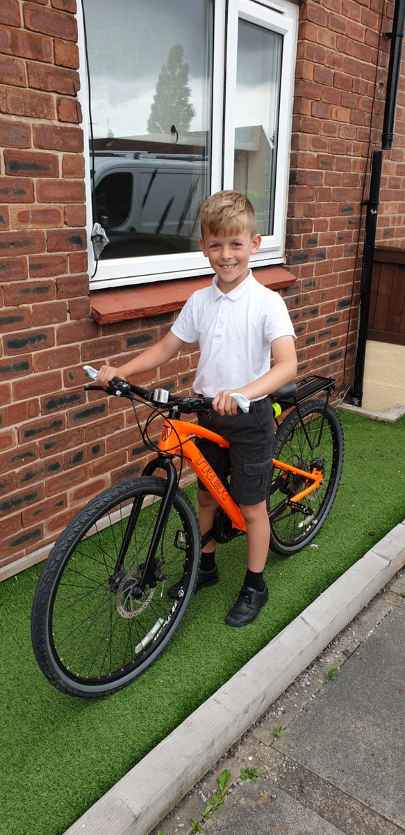 ricjuadelekodi's tweet photo. 1 more week till this little 8 year old  love rides 180 miles to raise money for rnli blackpool . Plz share #wayoftheroses #rnliblackpool #8yearsold #trekbike  @The_Gazette @974RockFM @StrikeLane @965RadioWave @TrekBikes https://t.co/sUlilplrMZ