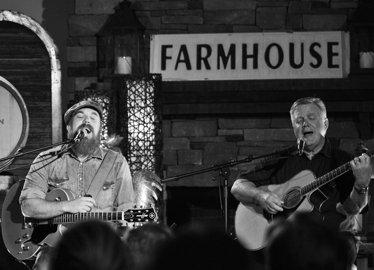 It's finally #FriYay and we cannot wait for tomorrow night's concert with the talented #marcbroussard and #tedbroussard ! 

innatwillowgrove.com/summer-concert…