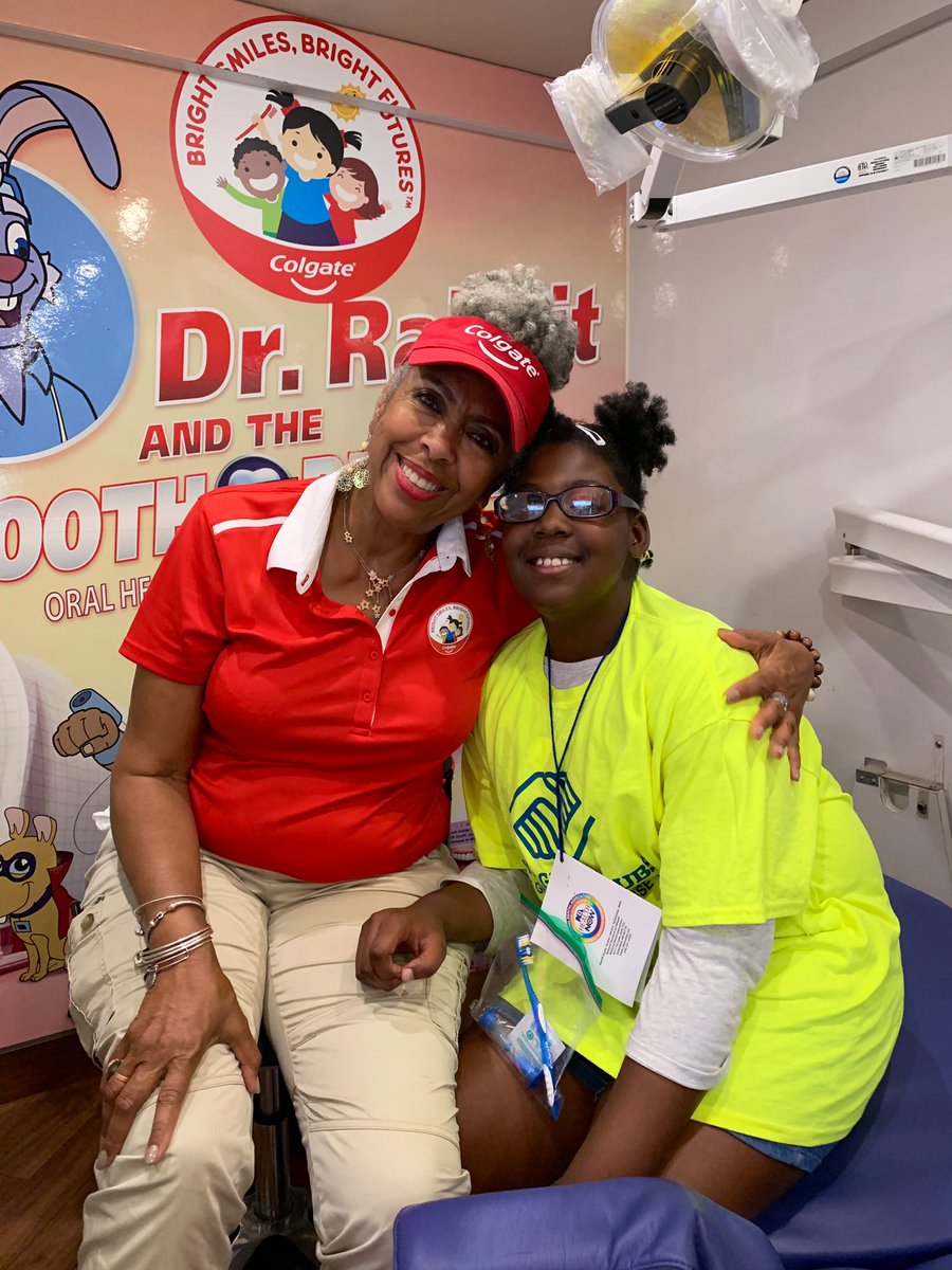 ColgateBSBF's tweet image. We were happy to be part of the @NDA1913 HealthNOW outreach yesterday morning at the 106th NDA Conference. Thanks to our students and volunteers that came out to spread smiles with @BGCGW and @BGCA_Clubs! #ColgateBrightSmiles