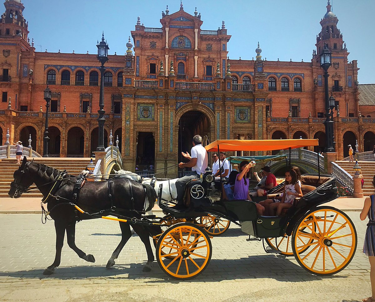 HRobinsonbox's tweet photo. Seville, another beautiful city❤️🇪🇸💃🏻 #españa #solotravel #hostelone #seville #backpacking https://t.co/IWKgqCcXZQ