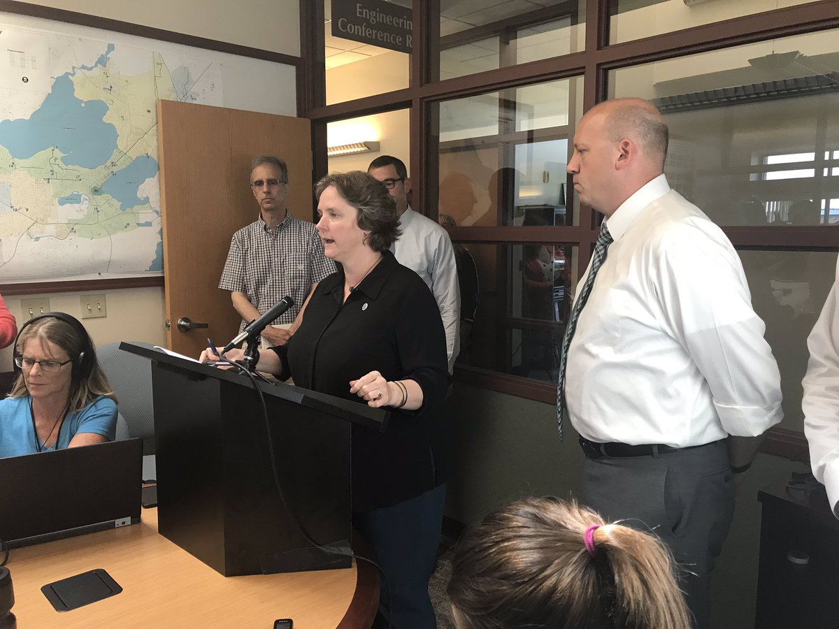 mandersonfox6's tweet photo. Madison mayor announces power completely restored after transmission fires affected 11,000 customers through downtown. https://t.co/yeX2NWS1YG