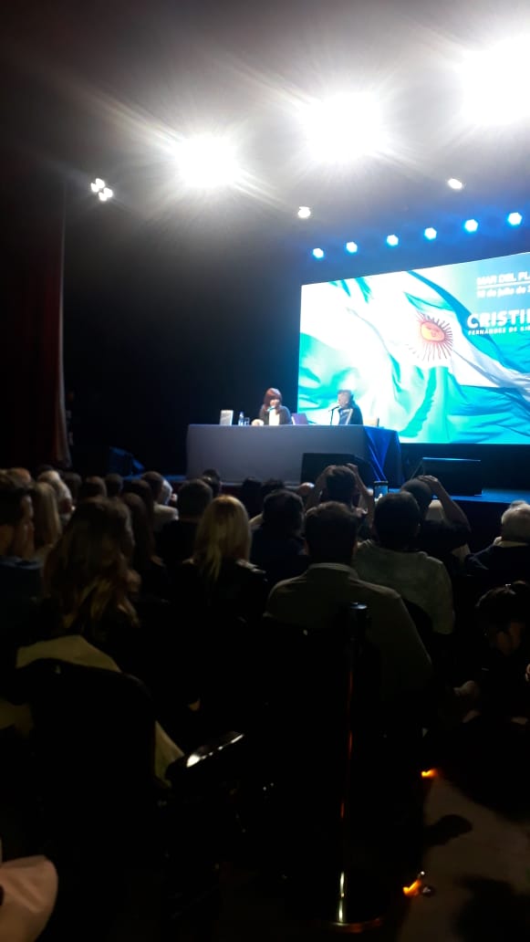 HErrasquin's tweet photo. Siempre cerca de ella ✌🏼
Ahora #Sinceramente en Mar del Plata https://t.co/0mpwTi9Qt4
