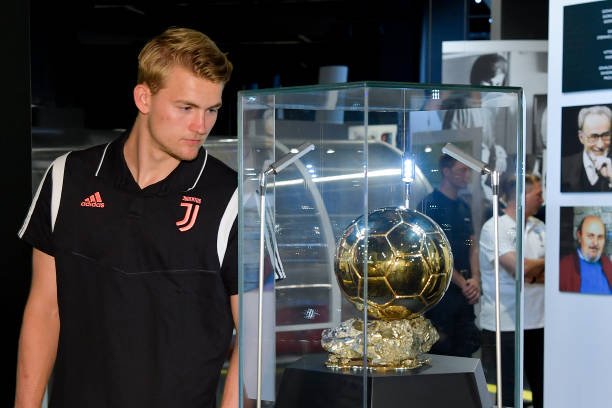 JuventusFC_VEN's tweet photo. Recorriendo la historia de la #Juventus 🏆🏳️🏴...
⚪⚫4️⃣🇳🇱
#MDL4 #TURNDELIGTON https://t.co/hmkJLZRzeD