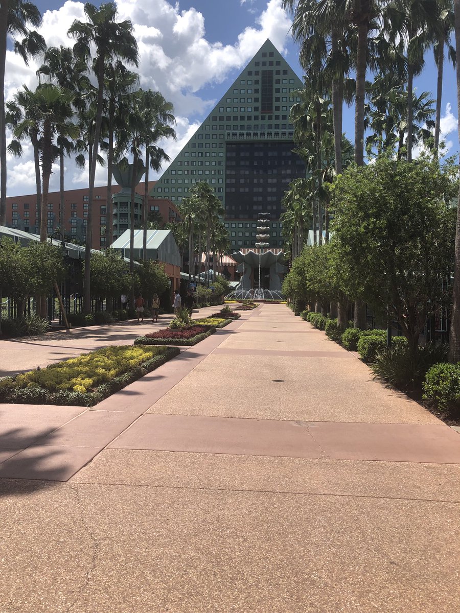 ptbeachsuper's tweet photo. Good stuff at the AP Annual Conference.  For me, today was about deep-diving into fresh-crunched data from the College Board. Tomorrow, we share some of the ways AP is a piece of a larger cultural process of improving schools. #apac19 https://t.co/n1C7sFd45M