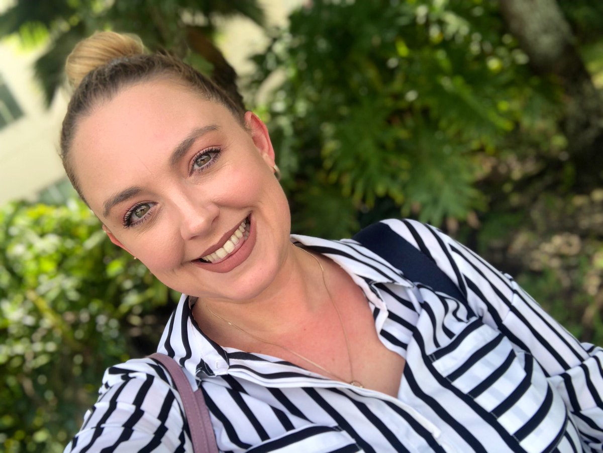 KatrinaS_OneFLA's tweet photo. All smiles when you leave a killer meeting with a client! #BusinessTalks  #smilewhileyouwork #BizFLO #TormentaFuriosa #FLStorm #thatmiamisun #selfiegame https://t.co/CHjmfNxZrH