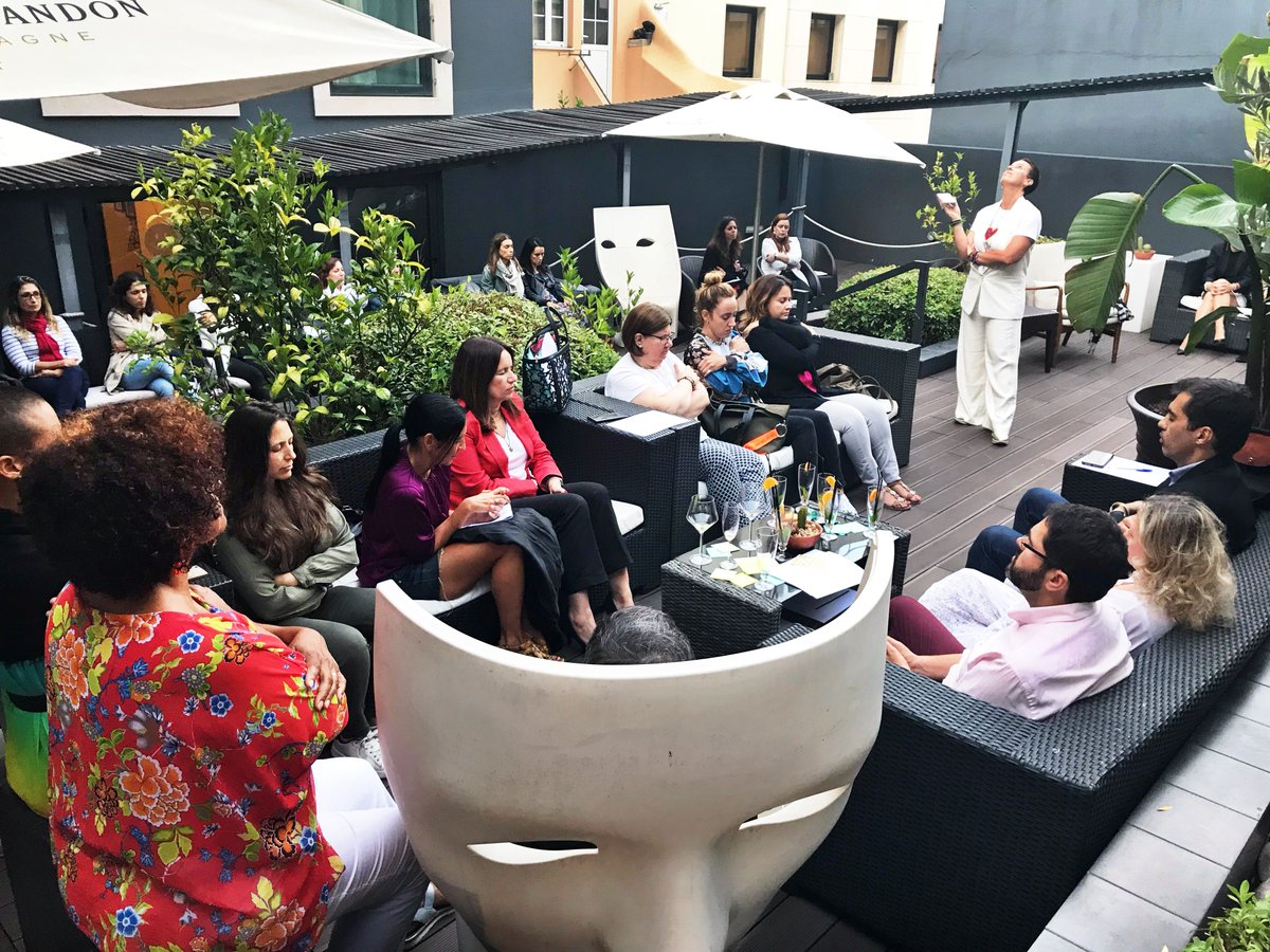 Innovazing's tweet photo. Making authentic connections with people is an art. We never know what we'll find when we dig deeper—we tend to realize that we're more similar than we originally perceived. @anaritaclara @SandraSicorreia #leadership #changemakers #mindfulness #empathy #resilience https://t.co/MfhGU17gfI