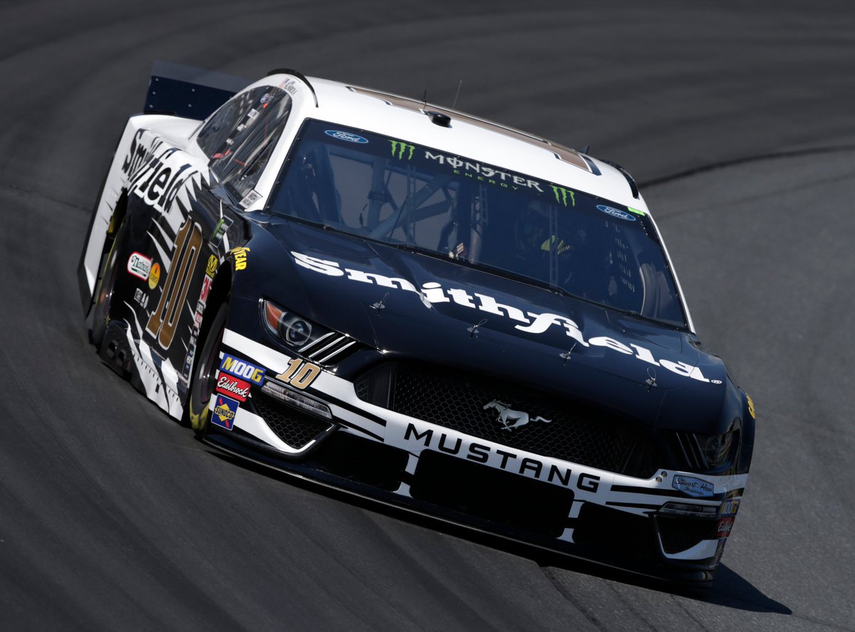 HaasFactoryTeam's tweet photo. #BuschPole qualifying is complete at @NHMS! ✔️ Here's how our drivers will line up on Sunday...

@Aric_Almirola P9
@Daniel_SuarezG P13
@KevinHarvick P14
@ClintBowyer P16

Where will your favorite SHR Ford Mustang start the #Foxwoods301, fans?

#SHRacing https://t.co/KlHYQL3btd