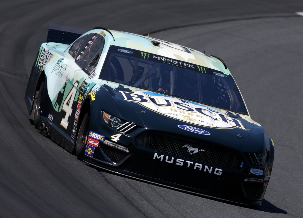 HaasFactoryTeam's tweet photo. #BuschPole qualifying is complete at @NHMS! ✔️ Here's how our drivers will line up on Sunday...

@Aric_Almirola P9
@Daniel_SuarezG P13
@KevinHarvick P14
@ClintBowyer P16

Where will your favorite SHR Ford Mustang start the #Foxwoods301, fans?

#SHRacing https://t.co/KlHYQL3btd