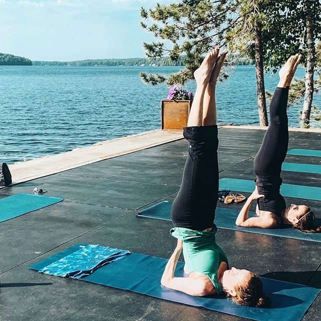 jenscev's tweet image. Always a great time teaching on the @jwmuskoka fitness pad through @goflow.training!
.
Every Saturday 8am!
.
#yogainmuskoka #groupclass #allwelcome #dockyoga #motivation #wellness  #health #meditation #love #yoga #movement #yogapractice #yogateacher #tea… ift.tt/2GkSV99