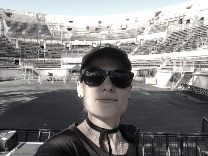 #Workinggirl in #Nîmes #arena! 🤩 #selfie #arenesdenimes #arènesdenîmes https://t.co/dDXkplnSYV
