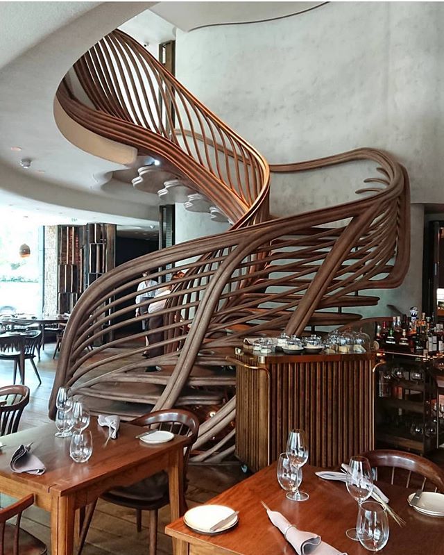 TGIF with one of the best staircases in London #hidelondon #restaurant #restaurantdesign #stairs #londonfood #londoner #foodie #design #interior #architecture ift.tt/2LZzbvu