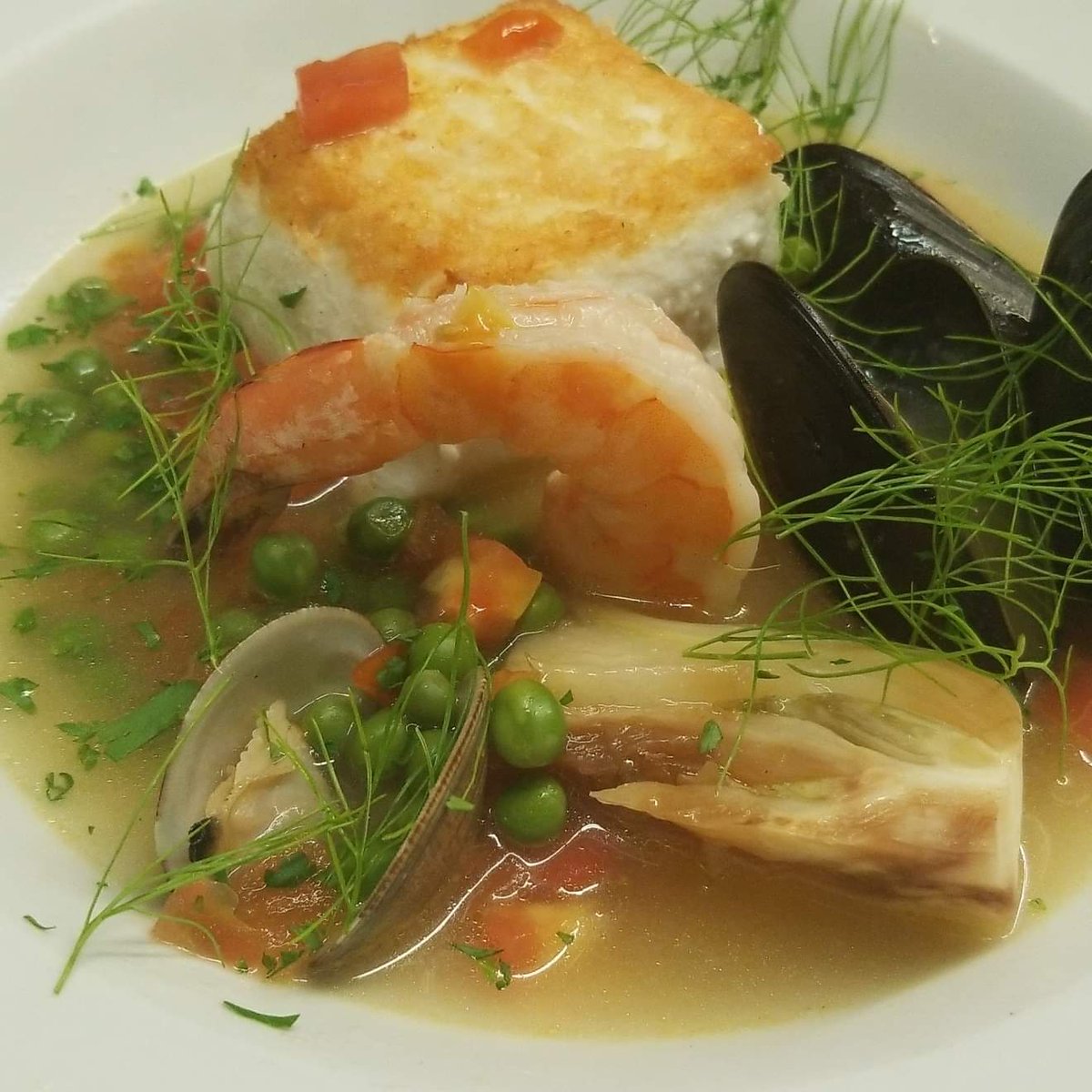 Treat yourself to one of our new menu items tonight!  Our chefs have created amazing new dishes this summer featuring the freshest seafood, meats and locally sourced produce.

Happy hour is 5 to 7pm
Live music Friday 7pm - Bob and Kate acoustic
Newtown car show Sunday 10am!