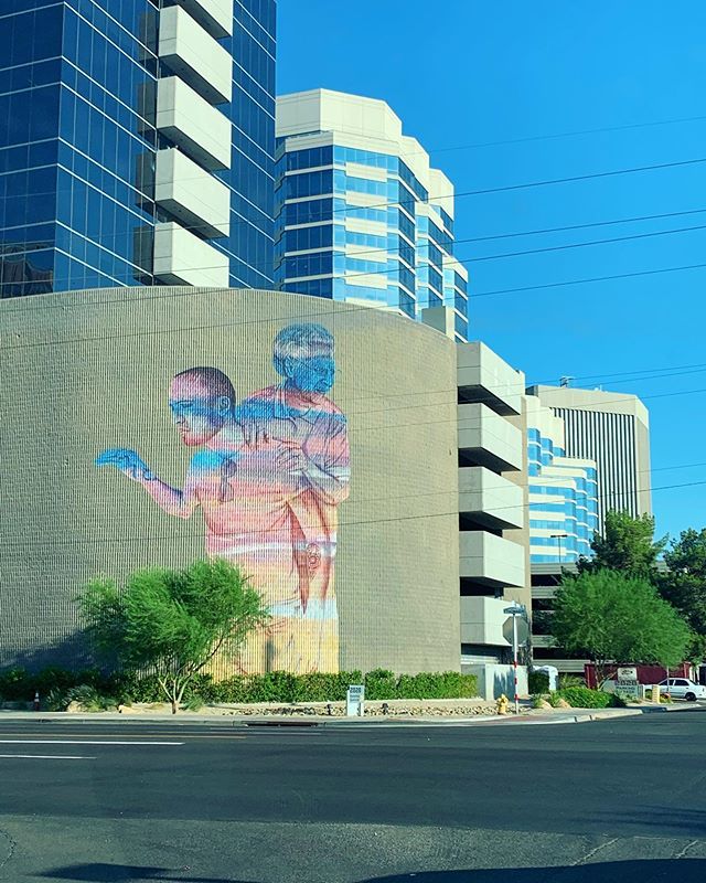 canary_studio's tweet photo. Fun fact: this is the LARGEST and TALLEST mural in AZ to date🙌🏼 did you know the mural contains 26 colors to capture the beauty of an Arizona sunset?🌄
.
“Generations” was painted by renowned mural artist duo JBAK 🎨
.
.
.
#canarystudio #dtphx #muralsofphoenix #publicart #ariz… https://t.co/dzwvVsqsNy