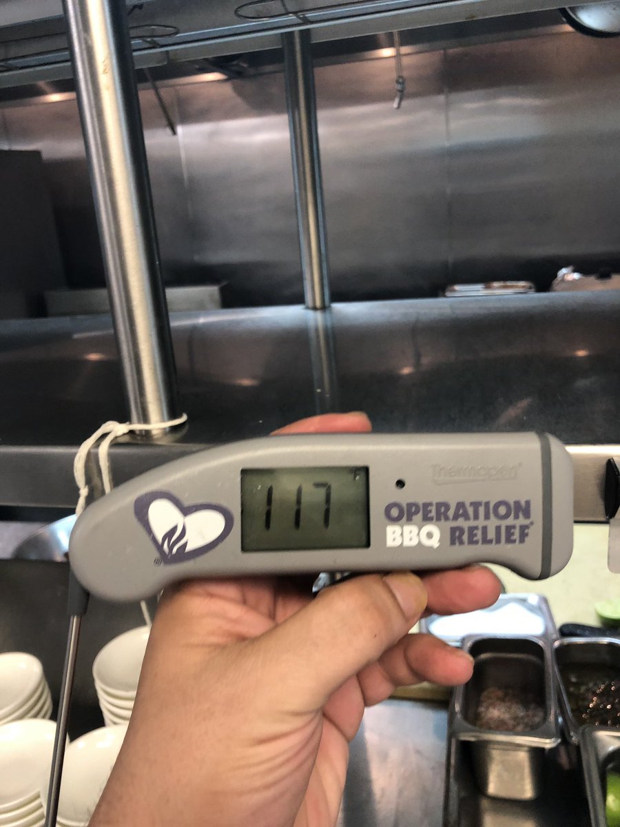 carlruiz's tweet photo. On the bright side my skin is going to look fabulous tomorrow... #kitchenspa #COVERGIRL #plusesizechefmodel #hotdogs https://t.co/CHRDYutmcb