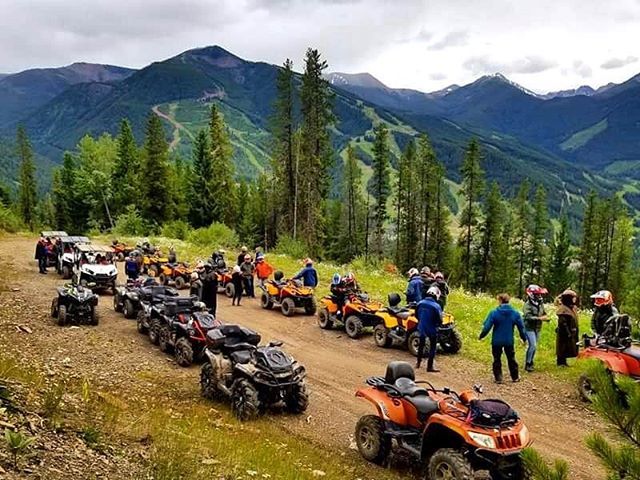 ift.tt/2SuX5jN Big group today for the afternoon Paradise Mine tour. We specialize in custom group trips. Give us a call and we will make your group event a memorable adventure.
.
.

#tobycreekadventures #destinationmarketing #corporategroups #familygroups