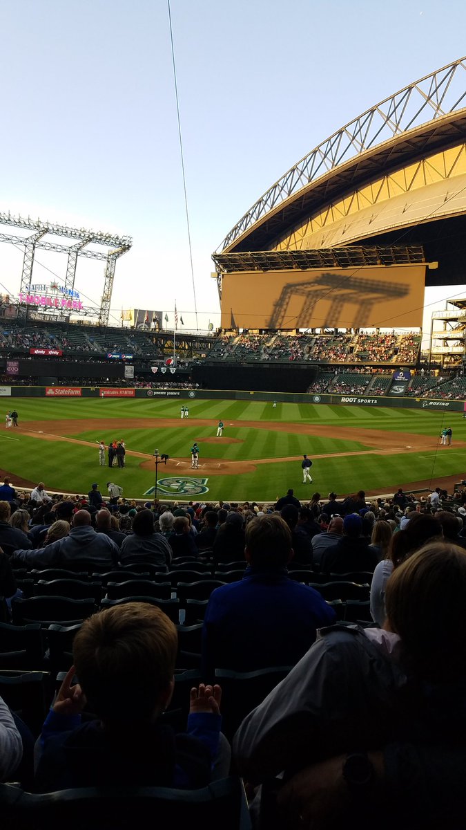 jonmerwin's tweet photo. There is seriously a scoreboard delay at the @Mariners game right now #ScoreboardMalfunction https://t.co/yB3k86YB4e