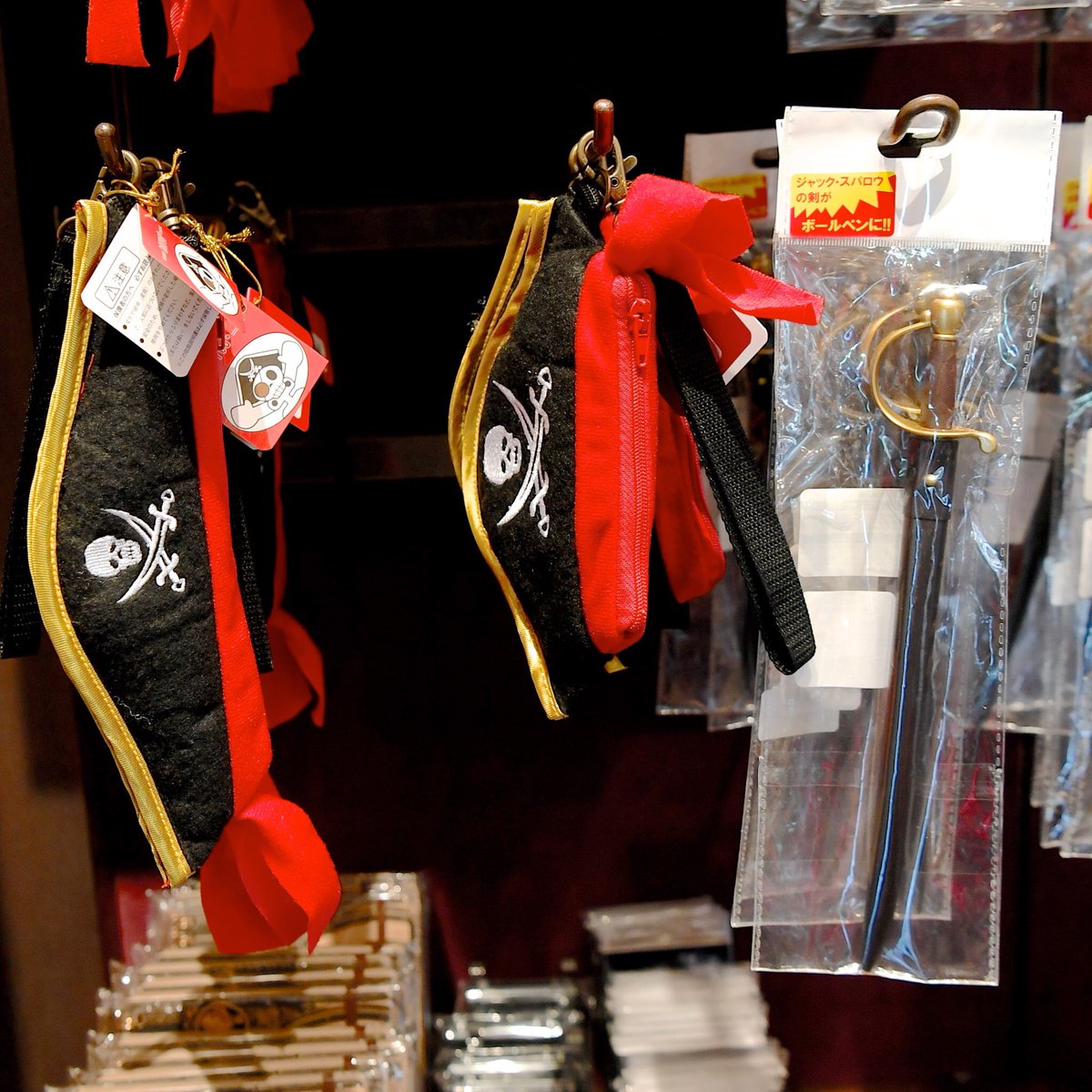 O Xrhsths Mezzomikiのディズニーブログ Sto Twitter 東京ディズニーランド ゴールデンガリオン で オシャレなパイレーツグッズ発売中 T Co 1lqlaw5uvh