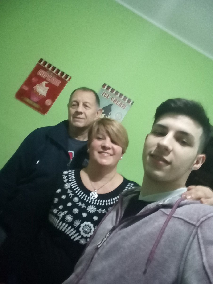 danielamejuto's tweet photo. #funtimejulio2019 estamos muy felices de que  estés viviendo esta noche mágica!!!!!!! Te amamos!!!!💖💖💖💖💖 https://t.co/Foy5WCmski