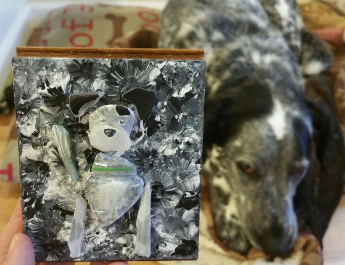 ksneathart's tweet photo. Just a little Tinker dog 😁 Having so much fun with these! Happy weekend everyone! Got some lovely news to share tomorrow. I've had the best surprise! X #tinkerdog #seaglass #mixedmedia #wood https://t.co/YE0TQk2Mcc