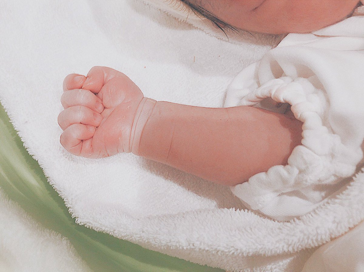 e_co_cam's tweet photo. 母になりました🤱 https://t.co/95CYRqmKqG