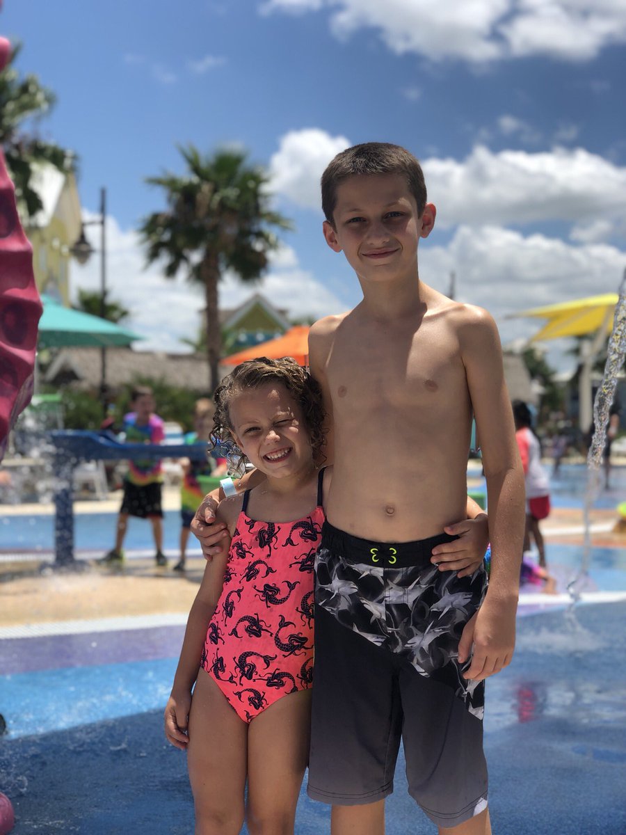 CreekKinders's tweet photo. Thank you Gordon Hartmann @MorgansWndrlnd for creating an amazing place for me to watch my sister in her true element and my kids seeing their Aunt be a total rockstar! https://t.co/cH914MrIxJ