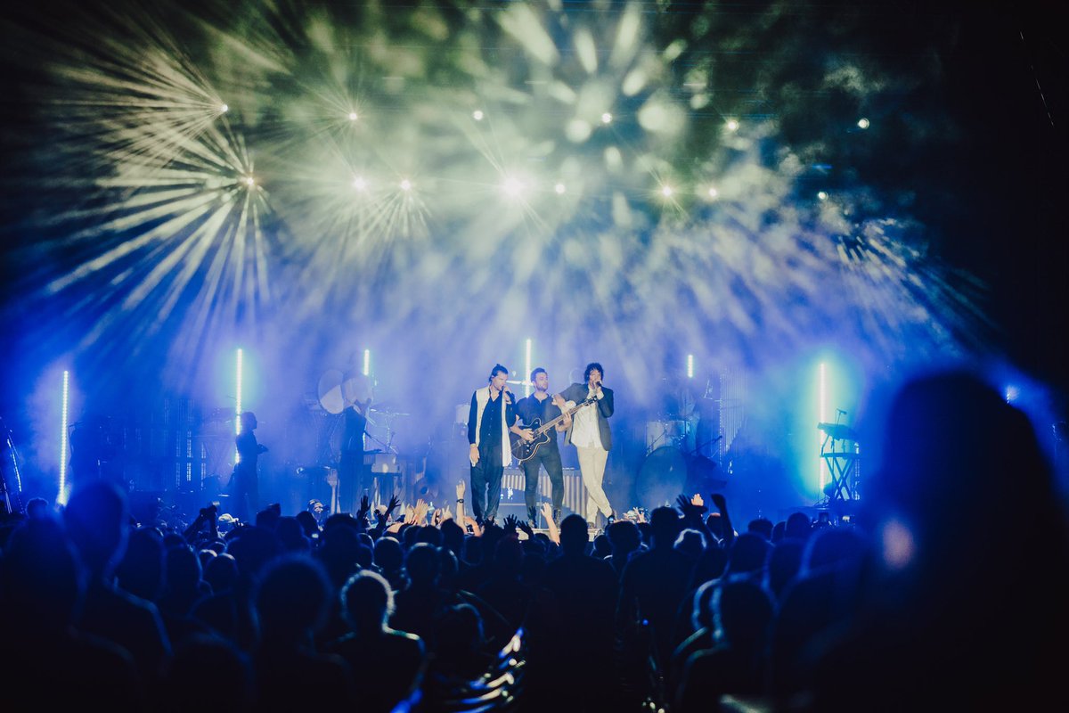 AliveFestival's tweet photo. Day 1 is a wrap. Thank you @4kingandcountry! 👏 #ALIVE19 https://t.co/oeTOs5BB0B