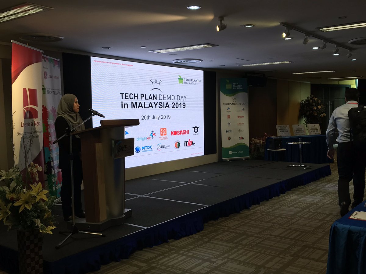 DaKuma8's tweet photo. ワニさんの司会が最高すぎる!
Looking forward to all teams presenting and good luck!
#techplanter #malaysia https://t.co/wAbvybhYpy