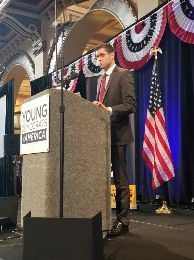 vademlatinos's tweet photo. Newly elected President @ralfaro and Vice President @oharielg are representing Virginia at the @youngdems Convention as part of the @VAYD delegation listening to @SpeakerPelosi and @PeteButtigieg, among many other great speakers. #YDAIND #VAYD2INDY https://t.co/z49QAVxTmV