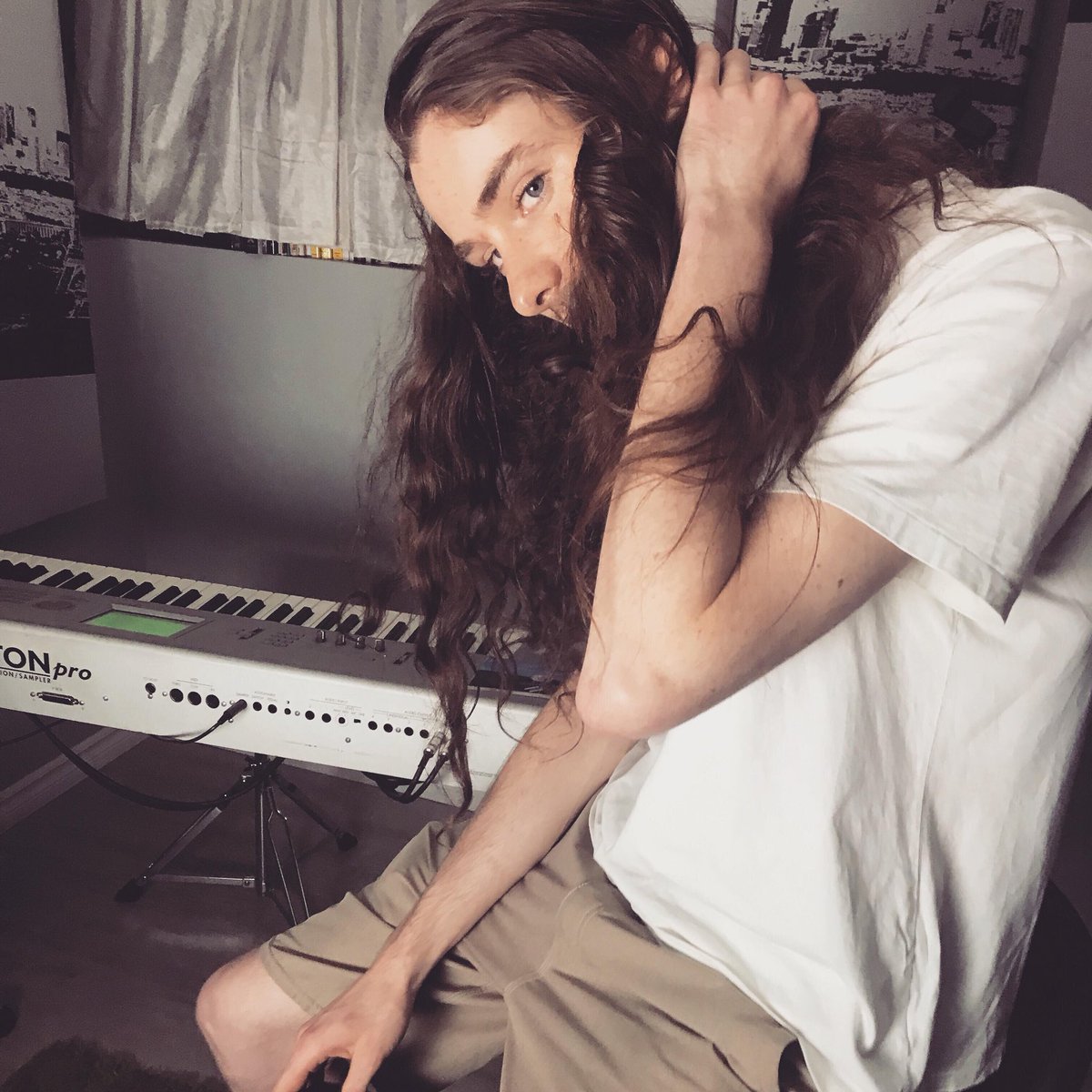 hart_manRRG's tweet image. lost file($) out right now. 12 tracks. so stoked to finally get this tape out to the world. available on all streaming services. link below and in bio. 
#LostFiles #LoadingComplete #BarsAreBack #NewSounds #Creation #imagination #Spotify #AppleMusic #Amazon #RedRecordingGreen