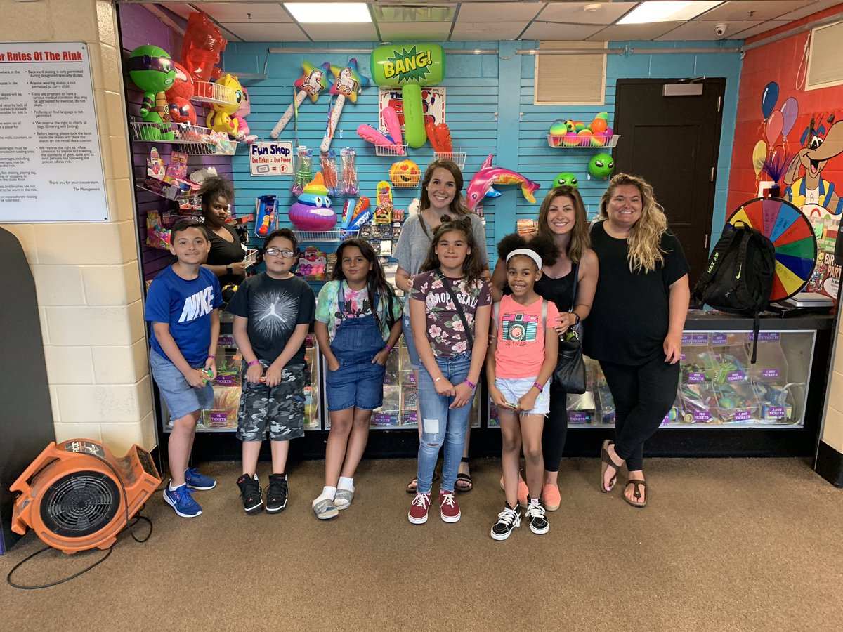 MoosElementary's tweet photo. In May, the Friends of Moos had a Mother’s Day Banquet/fundraiser. A teacher experience that was auctioned off 🏆 was a roller skating party - which happened Monday at The MLK Skating and Bowling Center. Fun fun!
#MoosFamily #friendsofMOOS #skating #mayormaynothavefallenafewtimes https://t.co/iXQIG77XB3