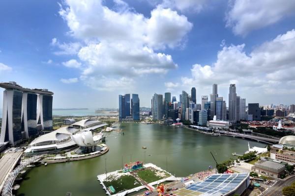 edgepropsg's tweet photo. IMF recommends adjustment to property cooling measures, eliminating ABSD eventually https://t.co/YLAin5w1hu https://t.co/cRE0XRVGN2