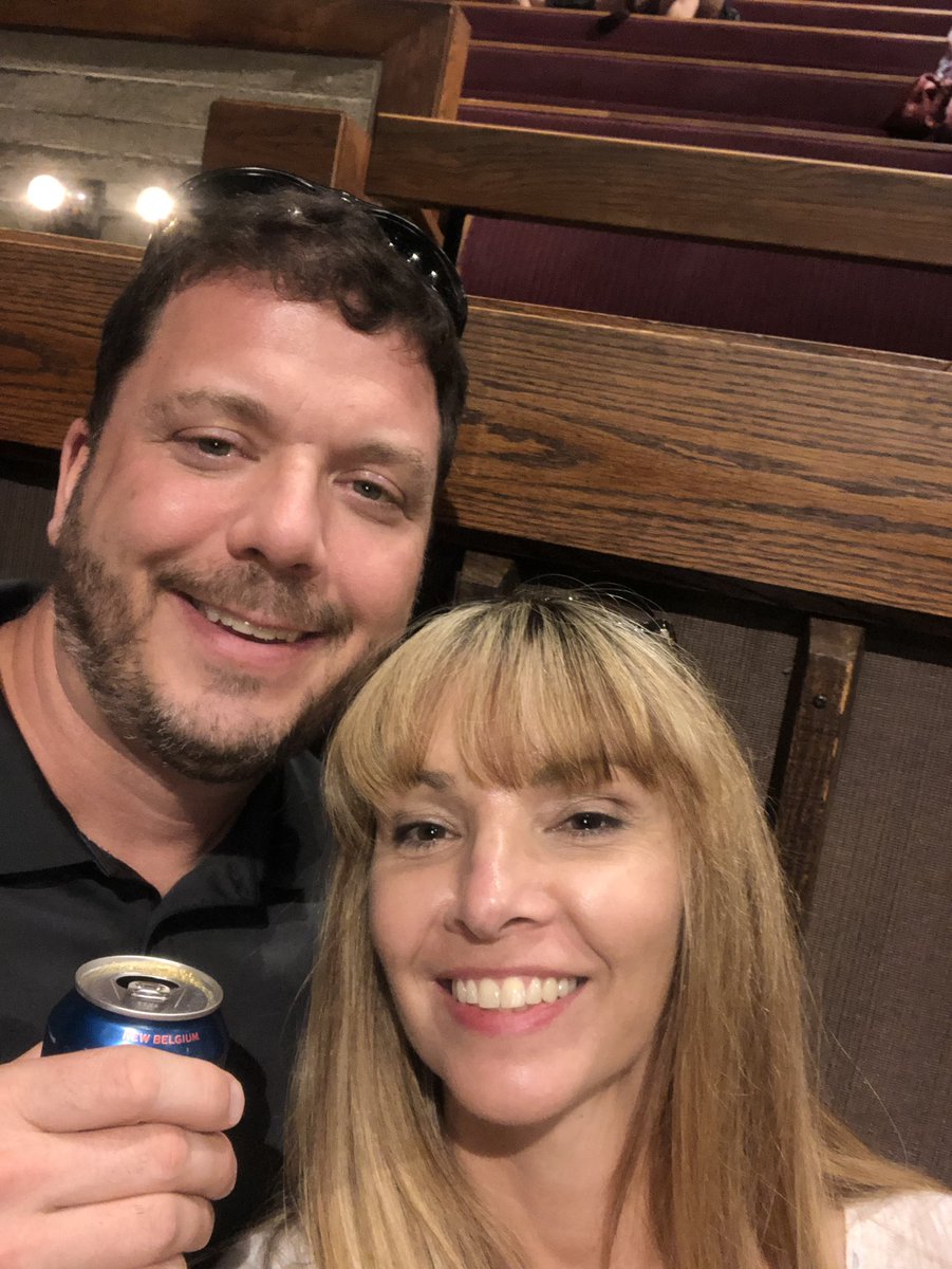 LisaTierney42's tweet photo. #Opry https://t.co/rg99iWolfX