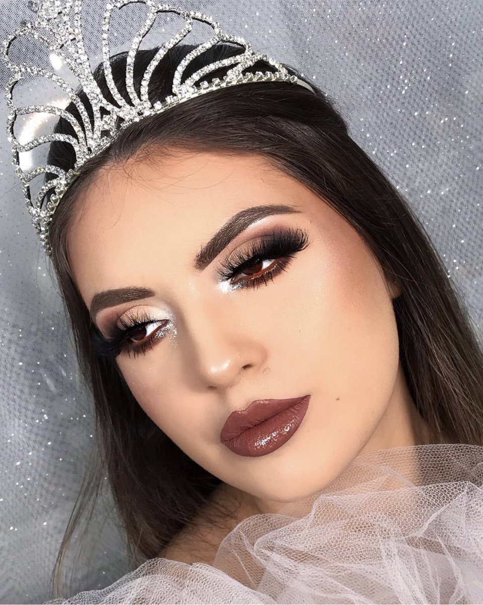 benditamakeup's tweet photo. Oii meninas tudo bom? ✨
O que acharam dessa make maravilhosa? 🤩
Um arraso né?! ❤️❤️
.
.
Quer aprender a maquiar profissionalmente em poucos dias? Te convido a dar uma olhadinha no nosso curso https://t.co/VGycG432BH ❤️❤️❤️ 

#make #makeup #makeartistic #modelo https://t.co/J1eL0WG194
