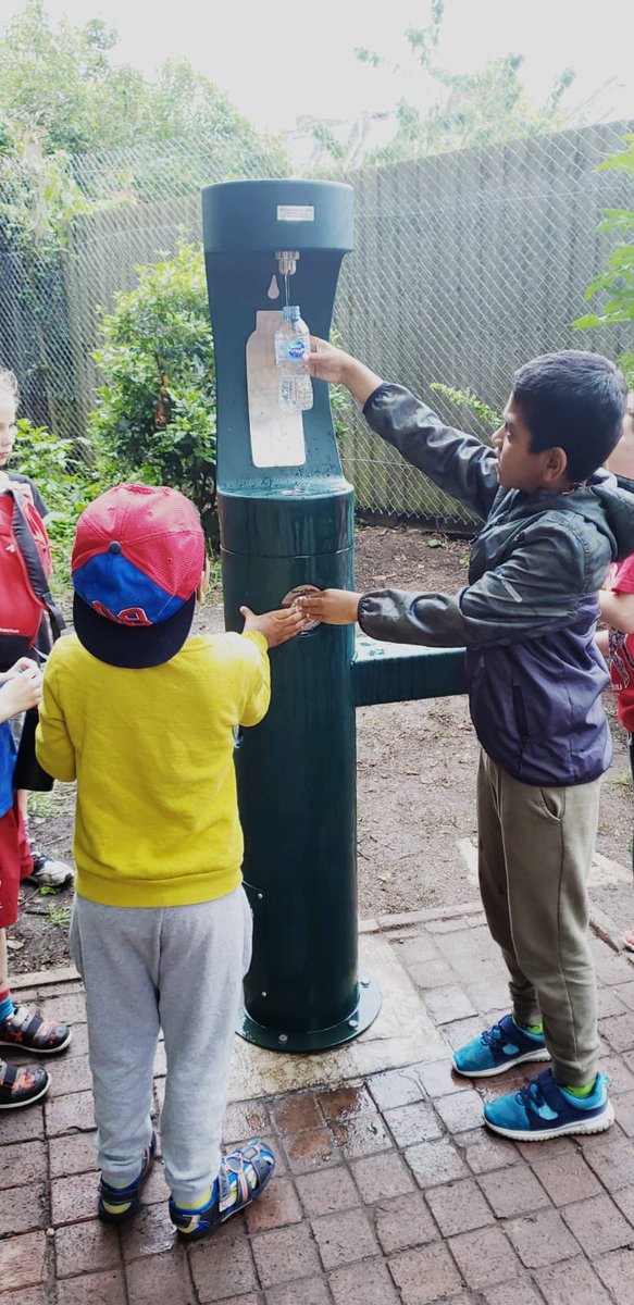Everyone loves our fantastic new drinking fountain..even Ted the dog! Thanks to <a href="/VeoliaUK/">Veolia UK</a> and <a href="/LewishamCouncil/">Lewisham Council</a> for funding it and @SophieMcGeevor for opening it today!