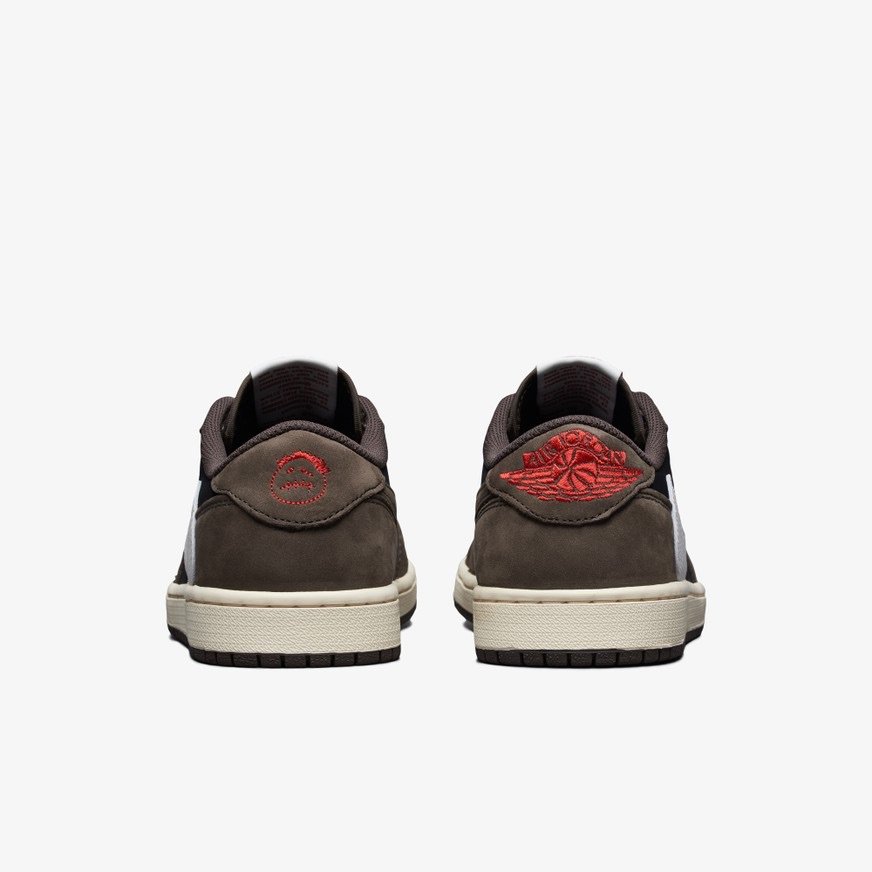 SOLELINKS's tweet photo. GO GO GO!
Travis Scott x Jordan 1 Retro Low 
https://t.co/1uGwQg4A04 https://t.co/DKmIIbWMwV