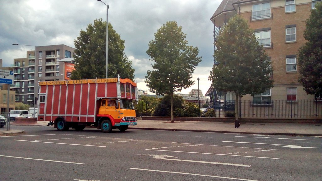 JonFray's tweet photo. The Insect Circus on its way home from the Kingston @IYAF last weekend #BedfordTK https://t.co/3Q5gJImlCy