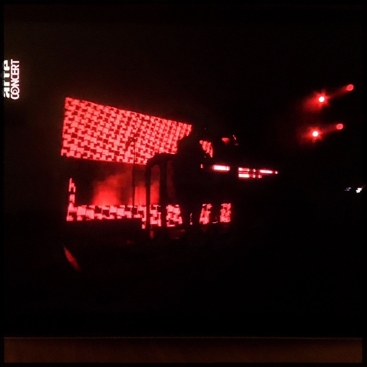 MX10_official's tweet photo. @modeselektor 
live on @ARTEconcertDE 
#melt2019
with @Pfadfinderei stage visuals looks like a hommage to @MX10_official 
live visuals … danke.
we should blend up.
#sehrgern
#HomeOfFrickler
#klingtkomischistaberso https://t.co/0RZC7z2qkg